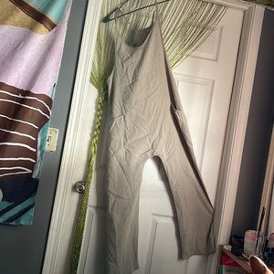 Light tan jumper with pockets